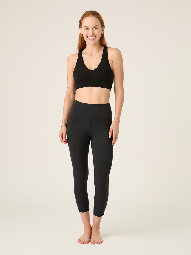 AVLG78MHBLAW_MB_Active_7x8ActiveLegging_MH_Black_0091_model_Jaimee_10-S.jpg