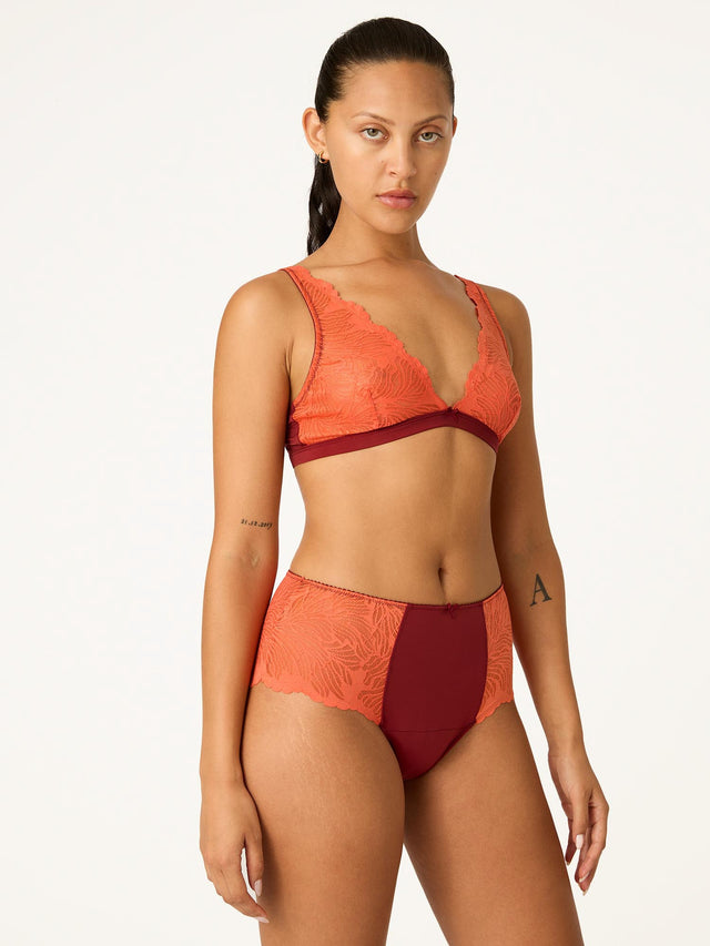 INHRMHBDRW_MB_Intimates_Manon_Hi_Waist_Brief_Bordeaux_Red_30_Model_Hailey_10-S.jpg