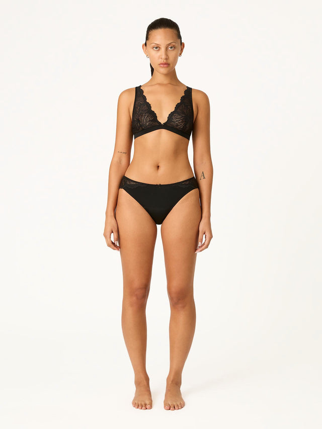 INSCLMNRBW_MB_Intimates_Ines_Midi_Brief_Noir_Black_50_Model_Hailey_10-S.jpg